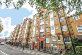 1 bedroom Flat for s...
